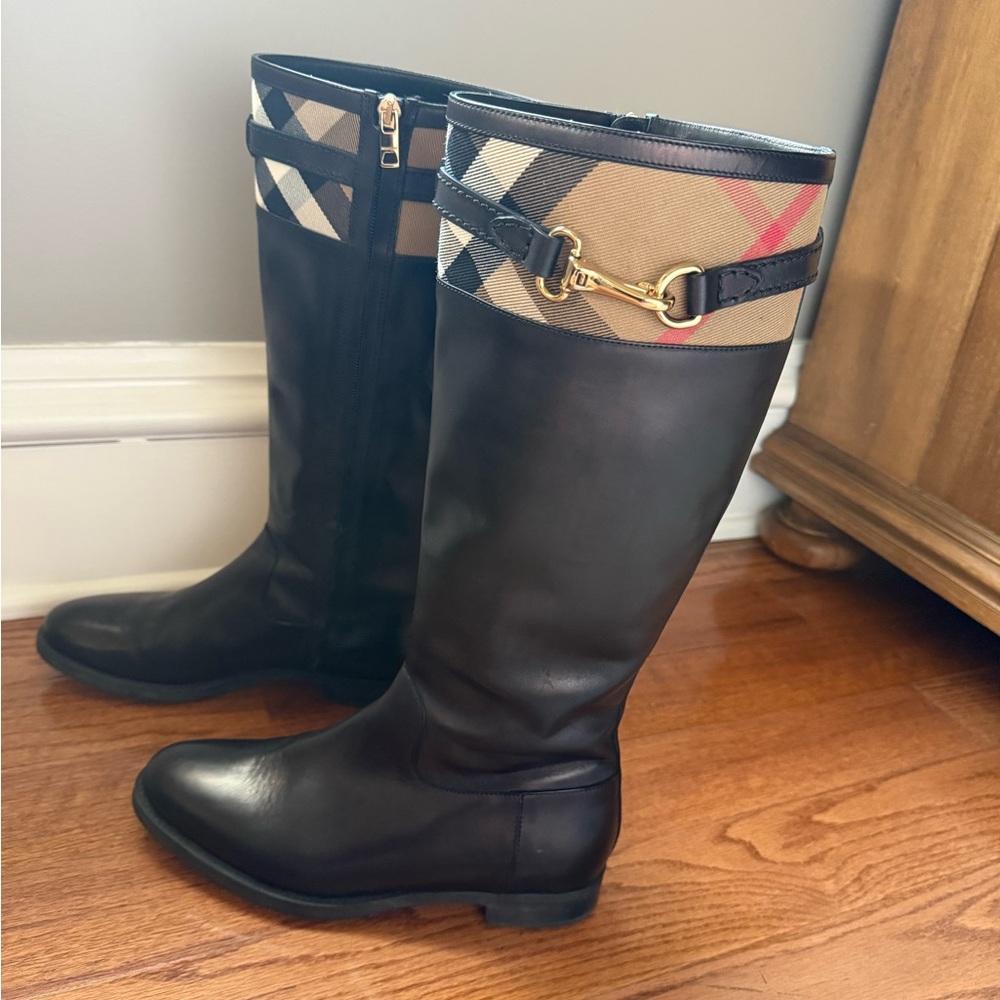 Burberry Black Leather Winter Boots